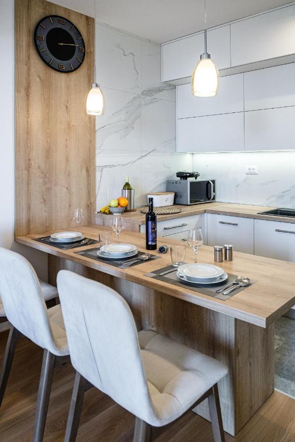 Apartament Golden View 8 *